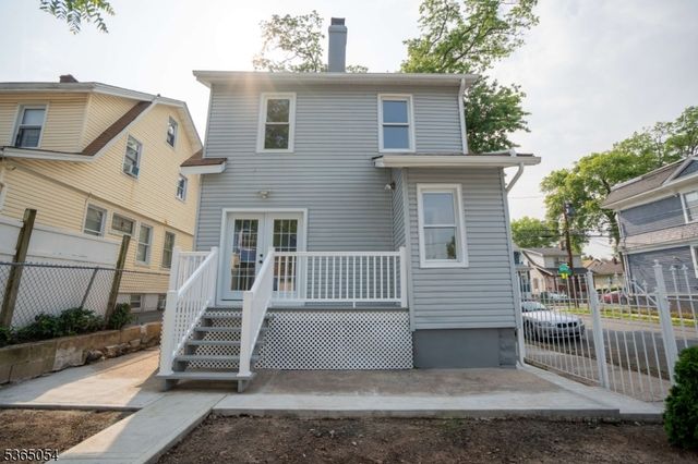 190 Alexander St, Newark City, NJ 07106