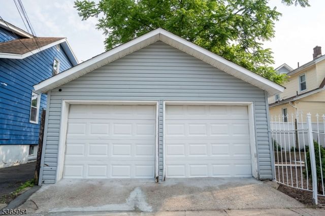 190 Alexander St, Newark City, NJ 07106