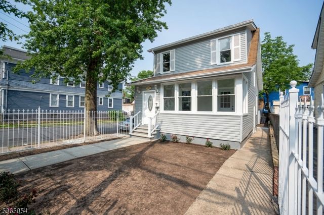 190 Alexander St, Newark City, NJ 07106