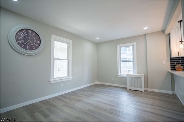 190 Alexander St, Newark City, NJ 07106