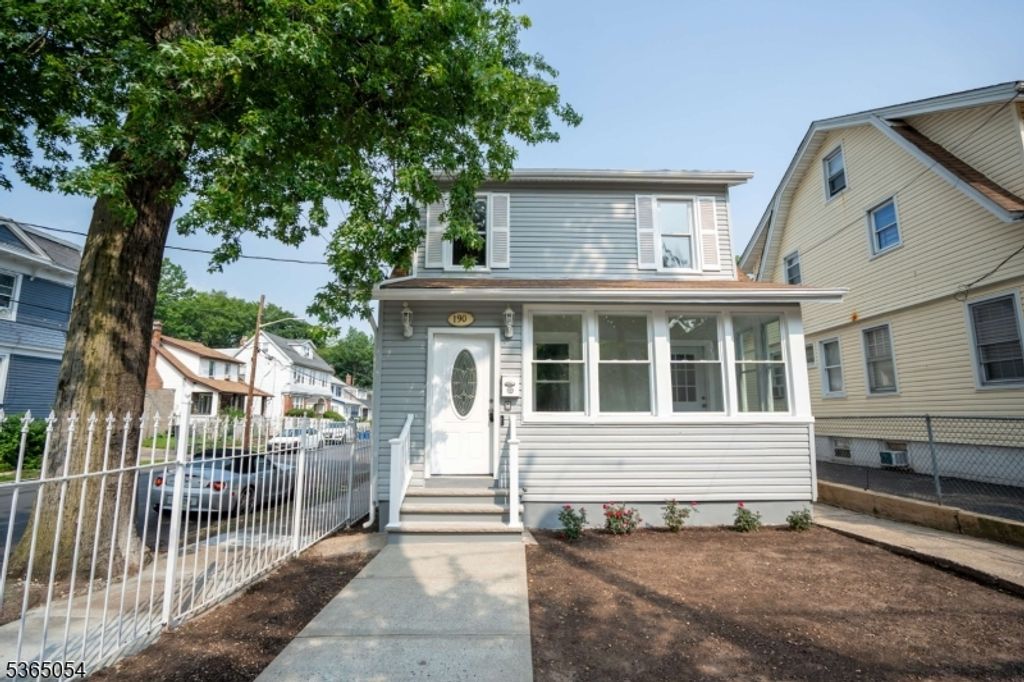 190 Alexander St, Newark City, NJ 07106