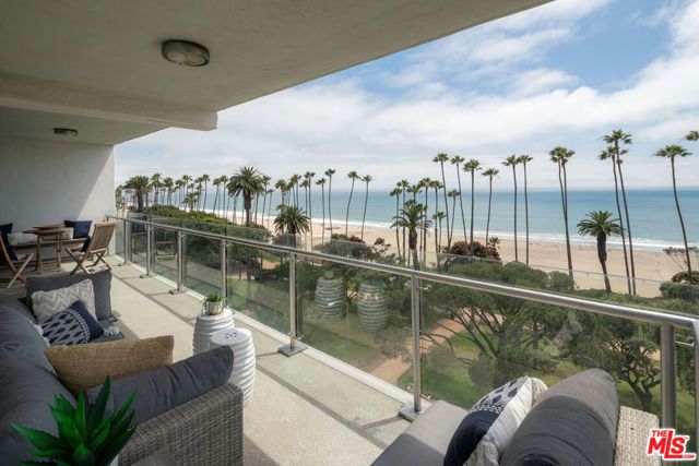535 Ocean Avenue 8A, Santa Monica, CA 90402