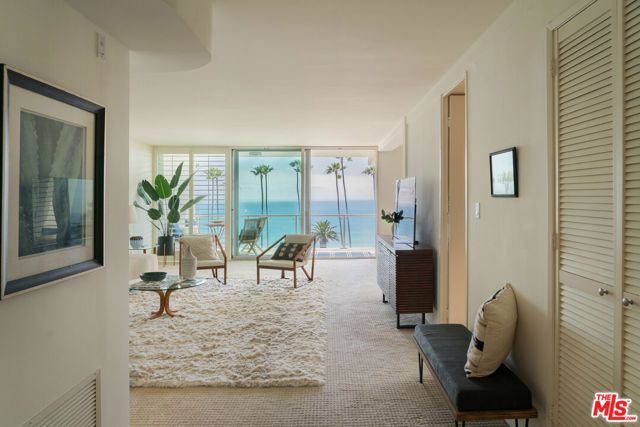 535 Ocean Avenue 8A, Santa Monica, CA 90402
