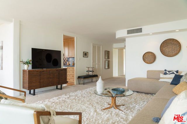 535 Ocean Avenue 8A, Santa Monica, CA 90402