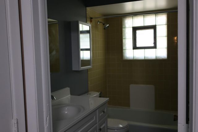 431 W Vine Street 429, Hammond, IN 46324