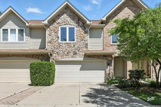 240 Taylor Court, Buffalo Grove, IL 60089