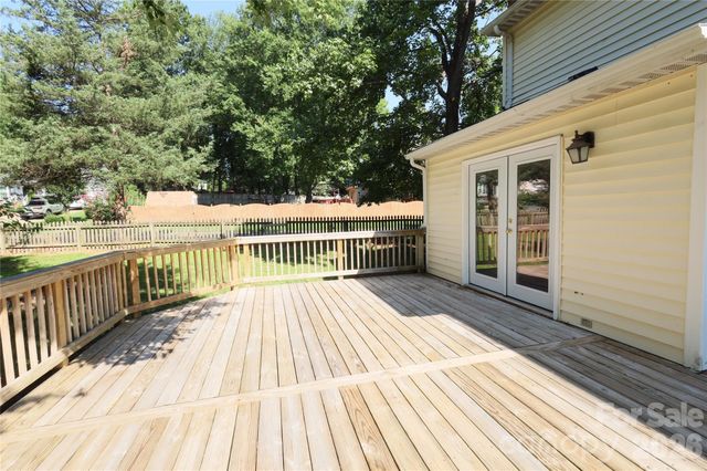 2000 Teresa Jill Drive, Charlotte, NC 28213