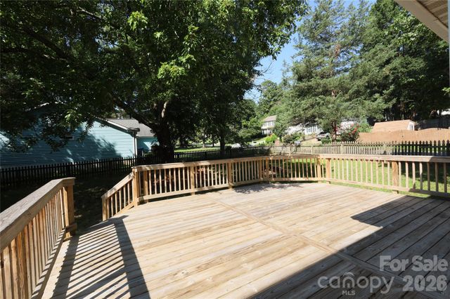 2000 Teresa Jill Drive, Charlotte, NC 28213