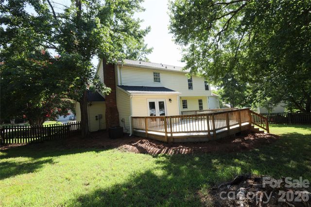 2000 Teresa Jill Drive, Charlotte, NC 28213