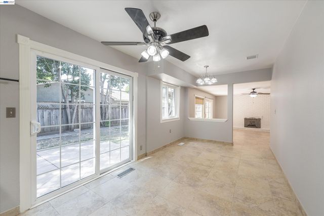 6735 Stephan Ct, Gilroy, CA 95020