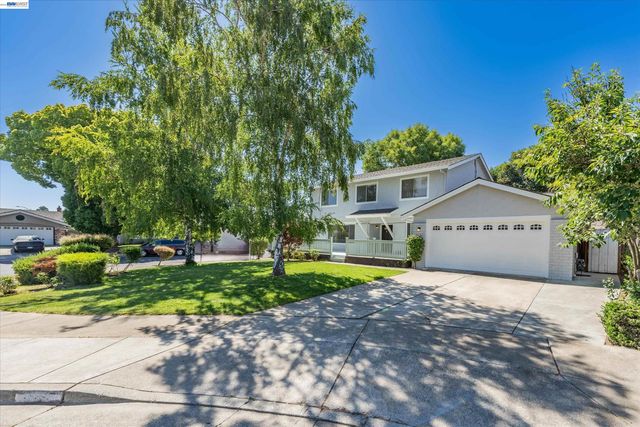 6735 Stephan Ct, Gilroy, CA 95020