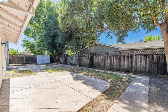 6735 Stephan Ct, Gilroy, CA 95020