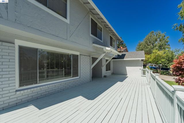 6735 Stephan Ct, Gilroy, CA 95020