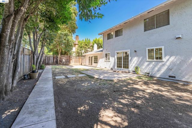 6735 Stephan Ct, Gilroy, CA 95020