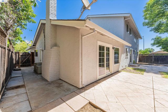 6735 Stephan Ct, Gilroy, CA 95020