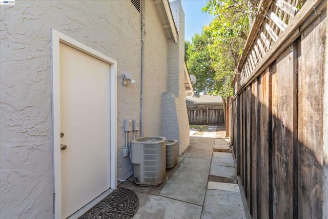 6735 Stephan Ct, Gilroy, CA 95020