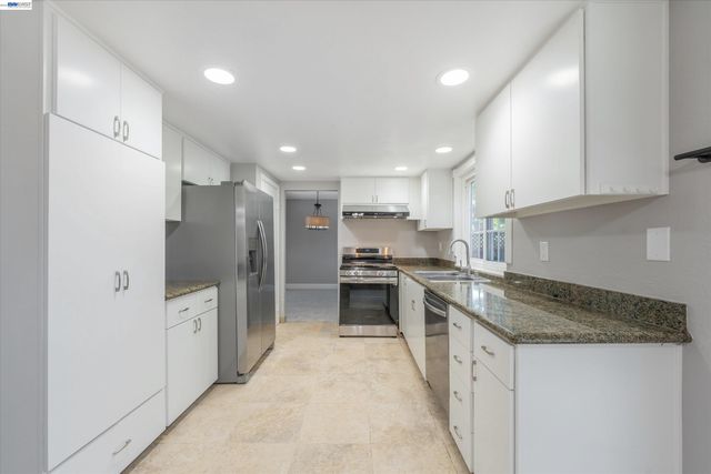 6735 Stephan Ct, Gilroy, CA 95020