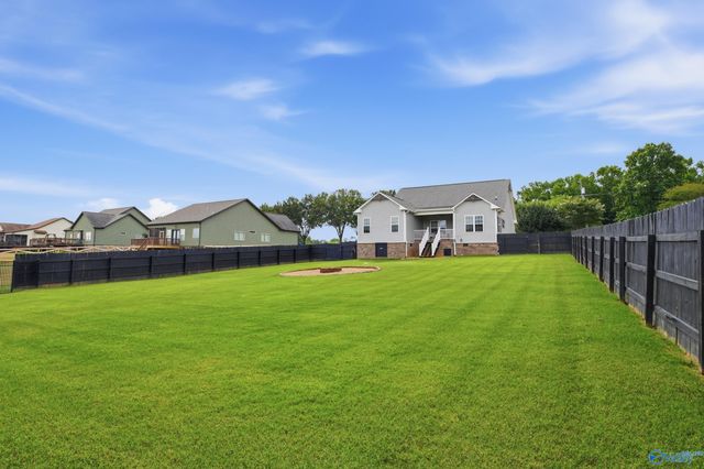 2792 Cathedral Caverns Highway, Grant, AL 35747