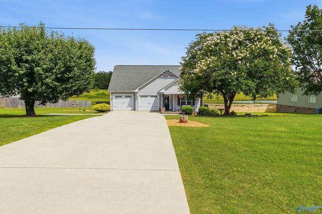 2792 Cathedral Caverns Highway, Grant, AL 35747