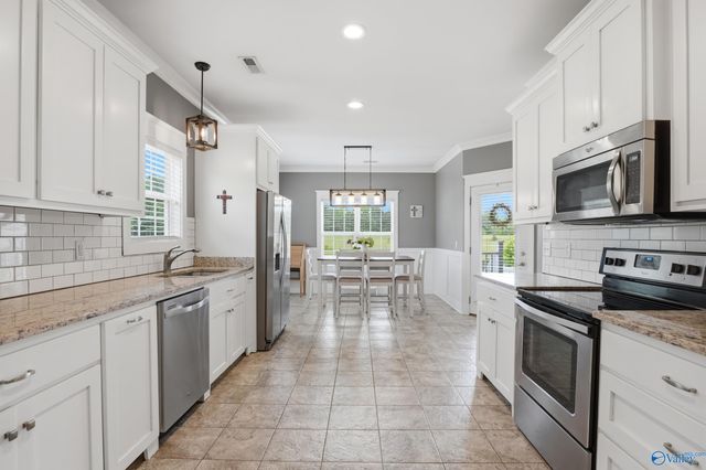 2792 Cathedral Caverns Highway, Grant, AL 35747