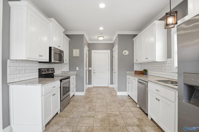 2792 Cathedral Caverns Highway, Grant, AL 35747