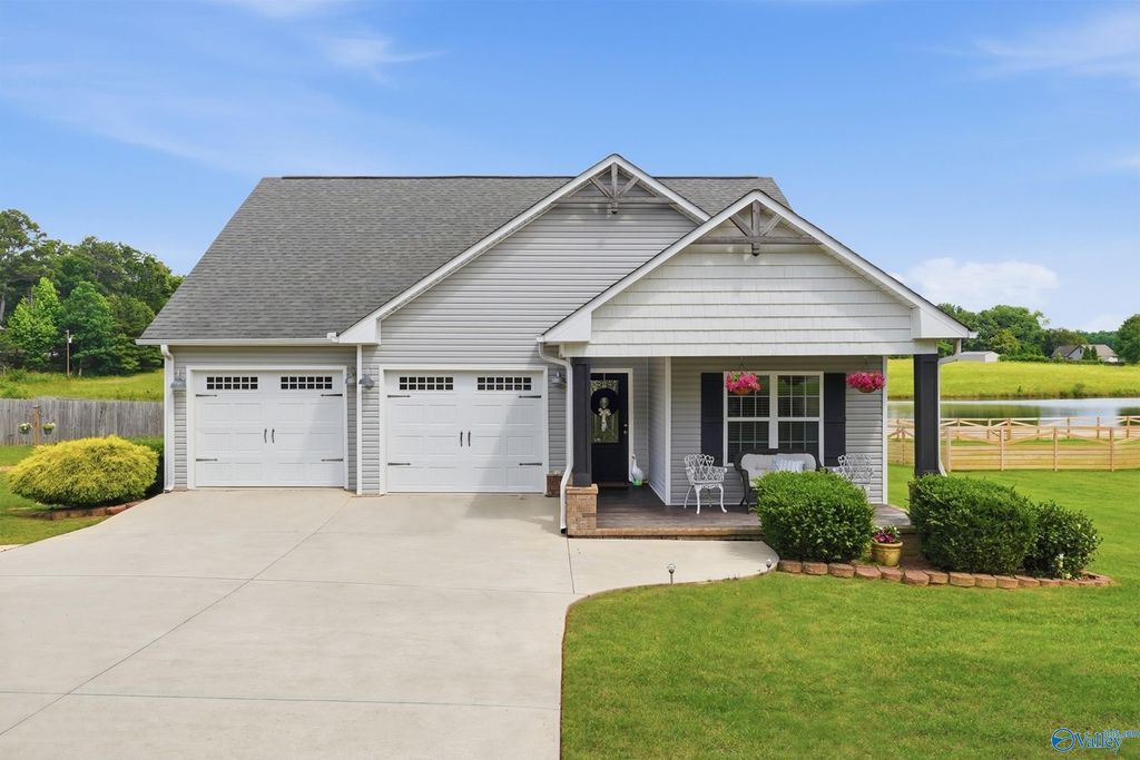 2792 Cathedral Caverns Highway, Grant, AL 35747