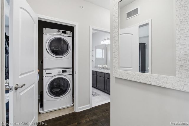 5530 Arbor Chase Drive 14, Ann Arbor, MI 48103