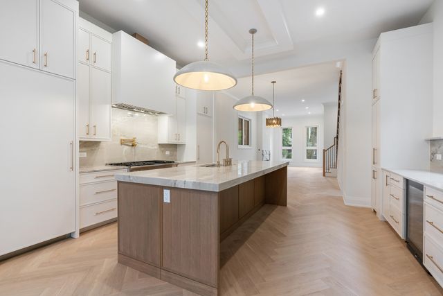 1442 W Fletcher Street, Chicago, IL 60657