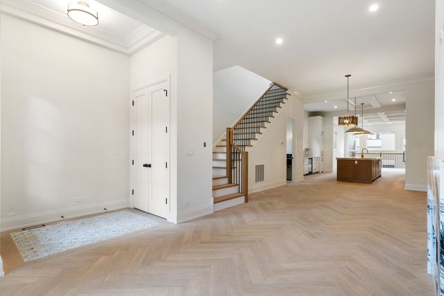 1442 W Fletcher Street, Chicago, IL 60657