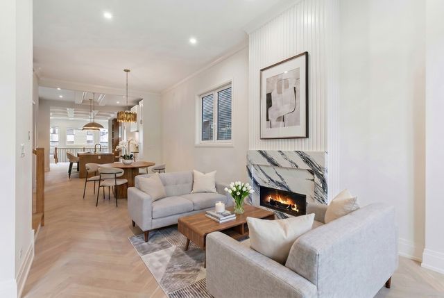 1442 W Fletcher Street, Chicago, IL 60657
