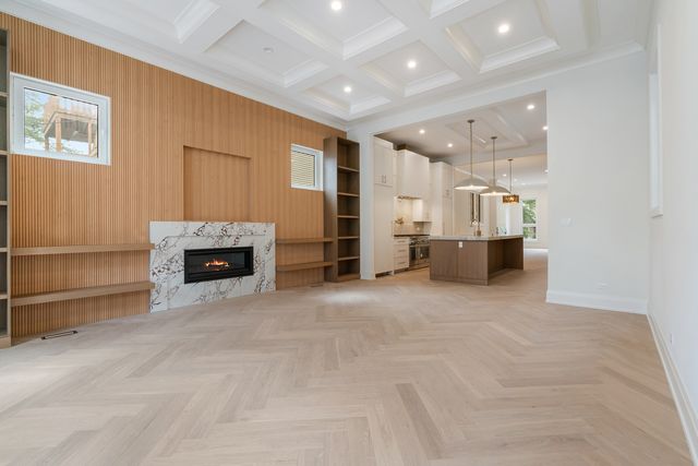 1442 W Fletcher Street, Chicago, IL 60657