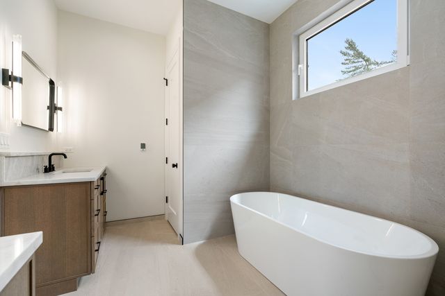 1442 W Fletcher Street, Chicago, IL 60657