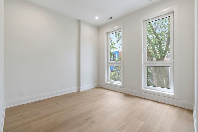 1442 W Fletcher Street, Chicago, IL 60657