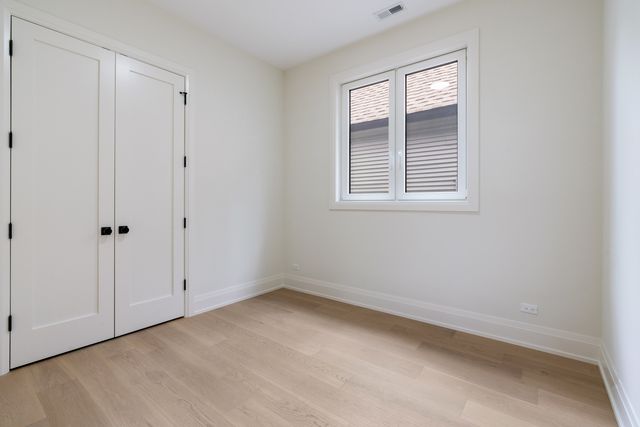 1442 W Fletcher Street, Chicago, IL 60657