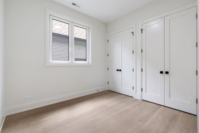 1442 W Fletcher Street, Chicago, IL 60657