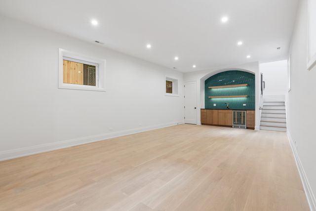 1442 W Fletcher Street, Chicago, IL 60657