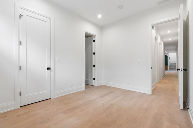 1442 W Fletcher Street, Chicago, IL 60657