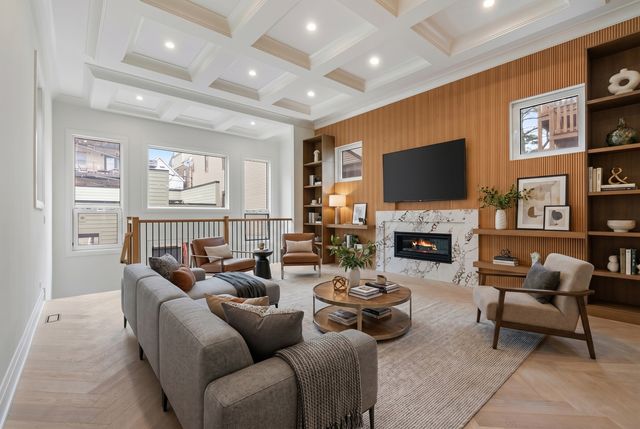1442 W Fletcher Street, Chicago, IL 60657
