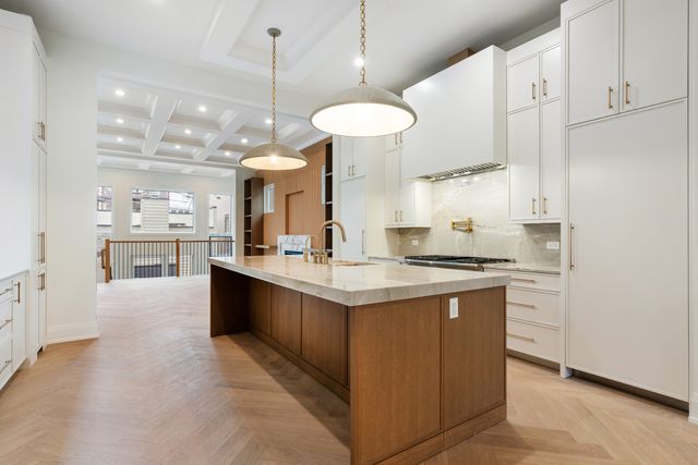 1442 W Fletcher Street, Chicago, IL 60657