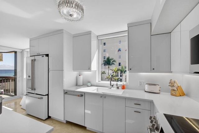 5380 N Ocean Drive 3b, Singer Island, FL 33404