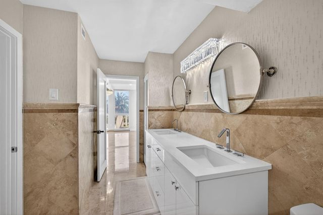5380 N Ocean Drive 3b, Singer Island, FL 33404