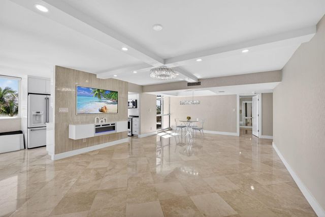5380 N Ocean Drive 3b, Singer Island, FL 33404