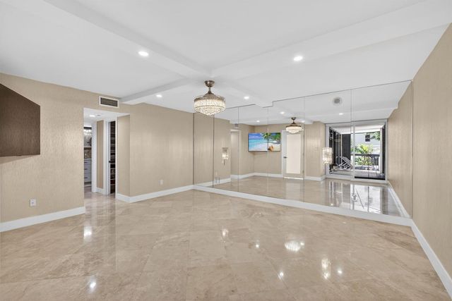 5380 N Ocean Drive 3b, Singer Island, FL 33404