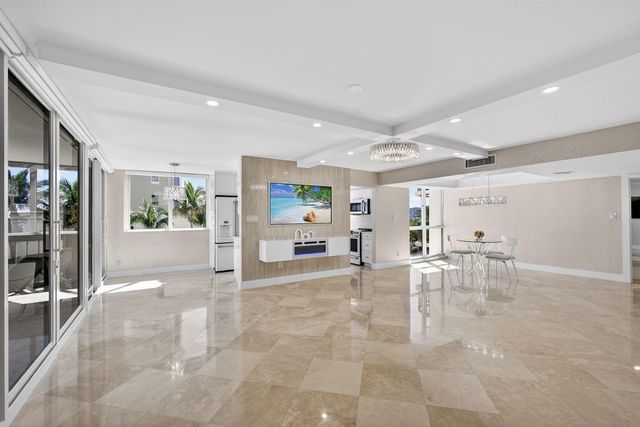 5380 N Ocean Drive 3b, Singer Island, FL 33404