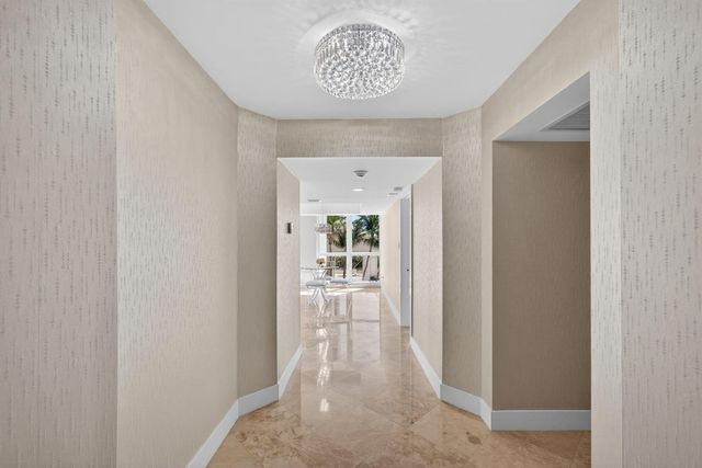 5380 N Ocean Drive 3b, Singer Island, FL 33404