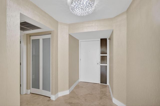 5380 N Ocean Drive 3b, Singer Island, FL 33404