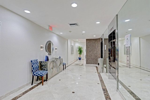 5380 N Ocean Drive 3b, Singer Island, FL 33404