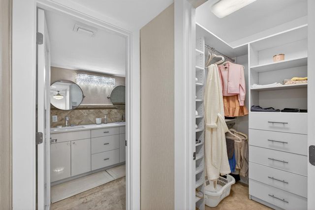 5380 N Ocean Drive 3b, Singer Island, FL 33404