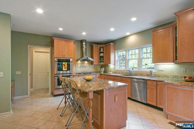 782 Tiffany Avenue, River Vale, NJ 07675
