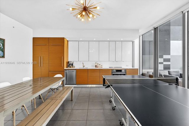 250 NW 24th St 4A, Miami, FL 33127